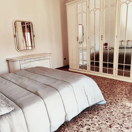 Holiday home Dimora Degli Arcangeli *